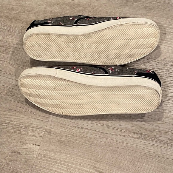 Men’s canvas loafers size 11. - Picture 4 of 5